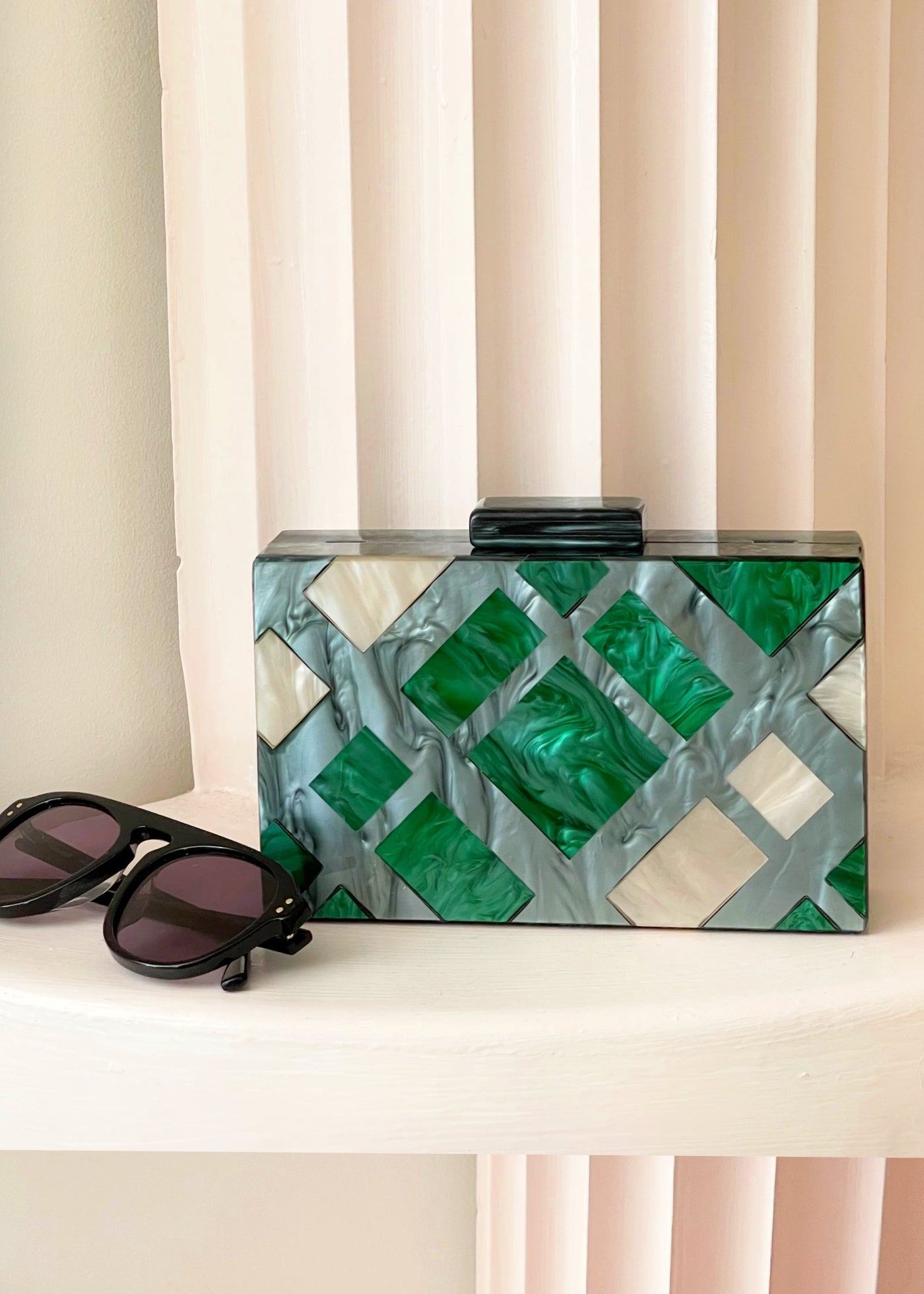 In-Haus Acrylic Inlay Clutch Bag - Deco Steal Pearl Emerald